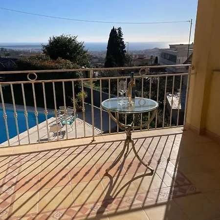 Maison 5 Chambres Piscine Willa